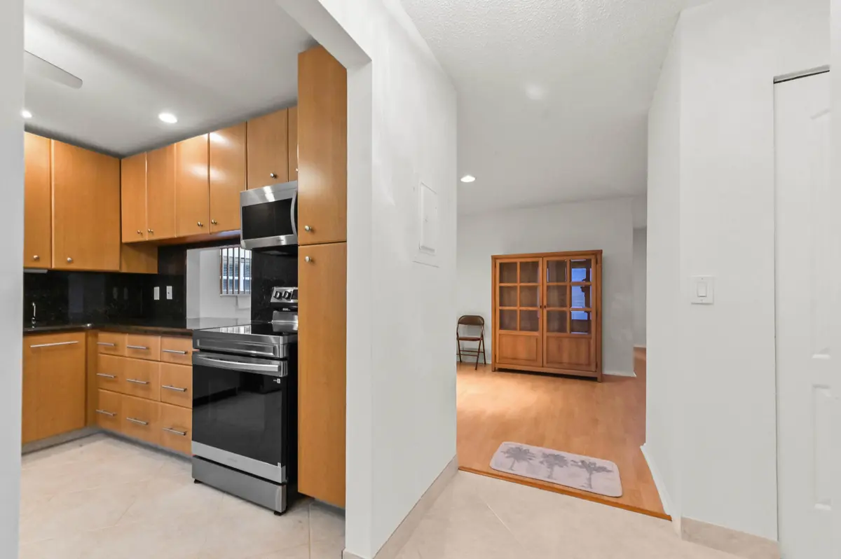 05 Entry 02 at 103 Lake Anne Drive, West Palm Beach