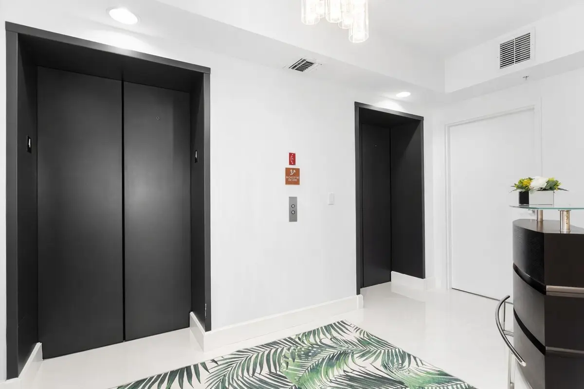 pic 4 at 3535 S Ocean Drive 402, Hollywood