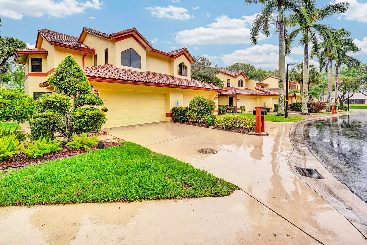 Side View at 5315 10th Fairway Drive 2, Delray Beach