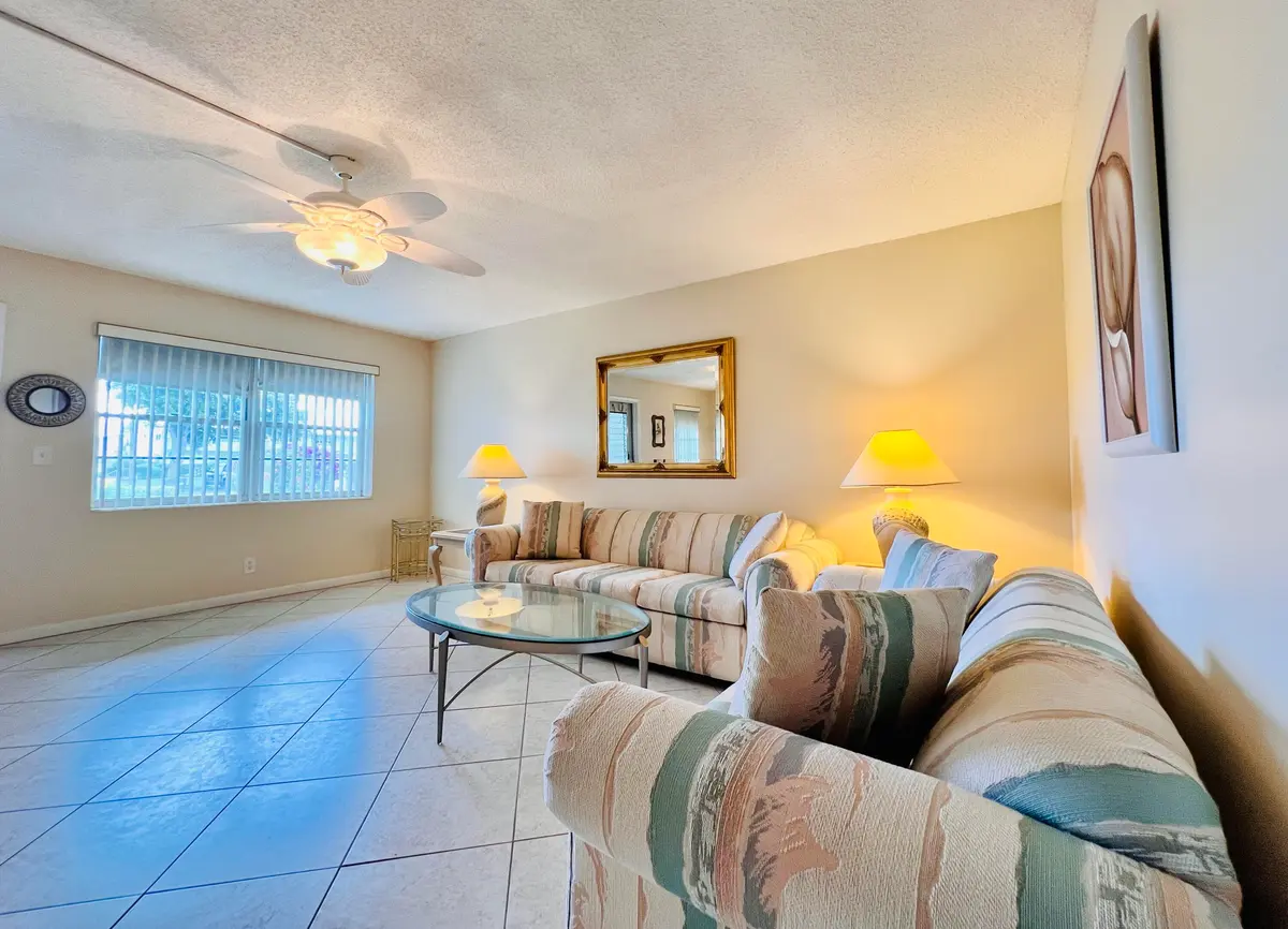 Living Area to Front at 27 Sheffield B, West Palm Beach