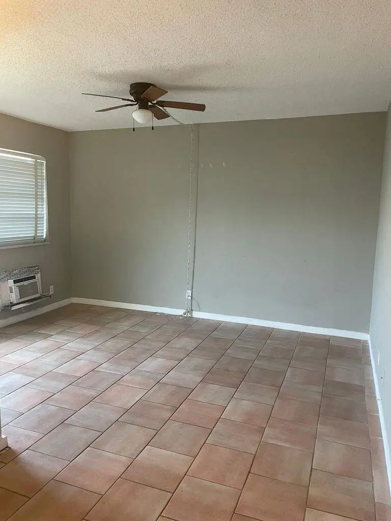 LR at 702 N L Street 13, Lake Worth Beach