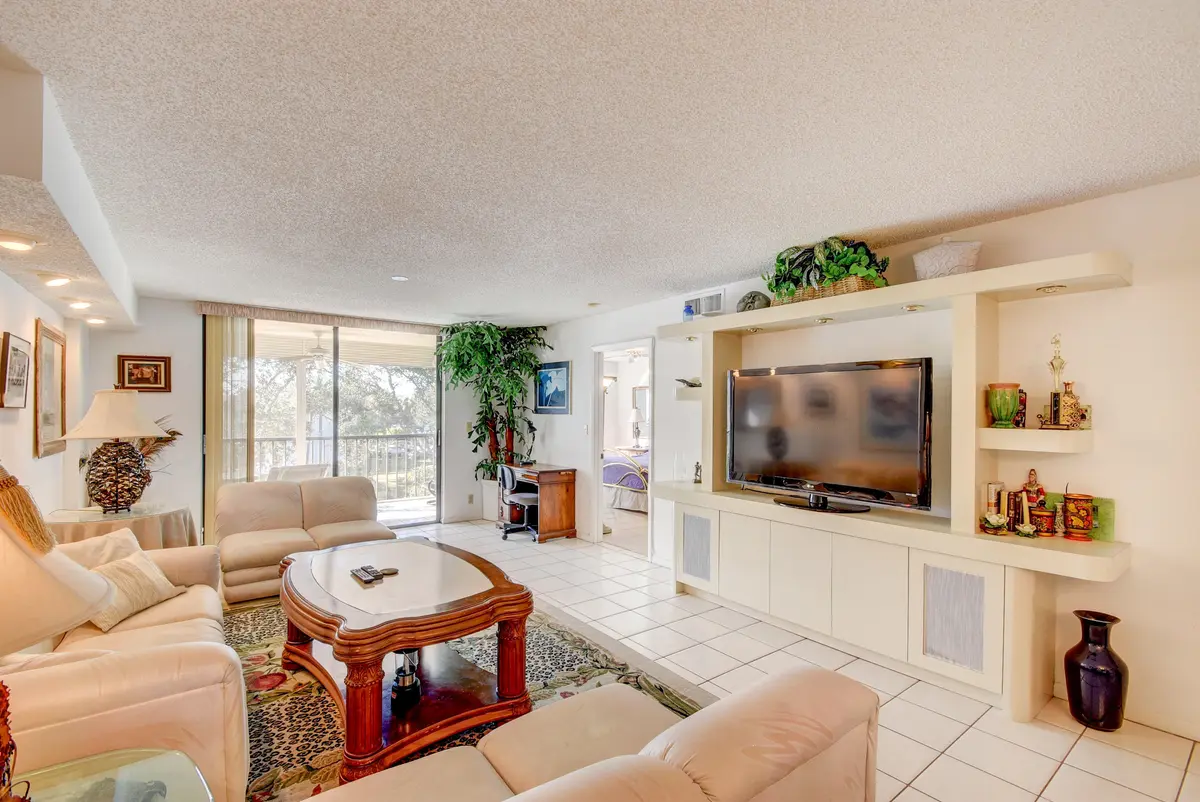 15461 4 at 15461 Pembridge Drive 309, Delray Beach