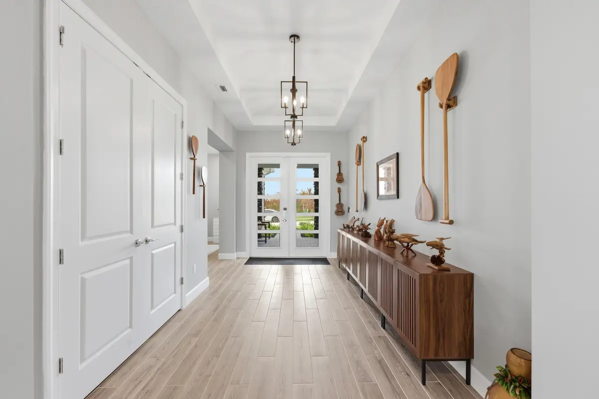 Foyer and front door view at 10639 Vineyard Drive, Port St. Lucie