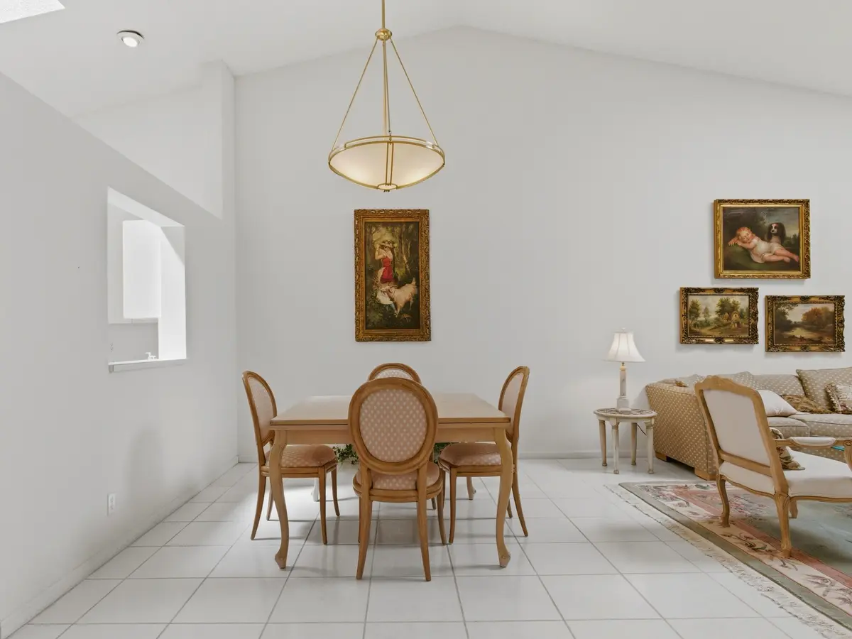 Dining at 7615 Seafoam Court, Boynton Beach