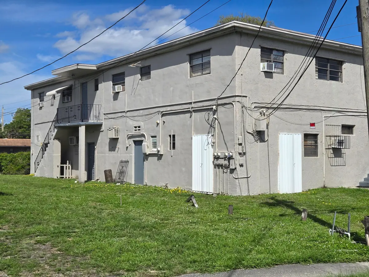 602 NW 1st Street, Dania Beach, FL – mixed-use property photo 4