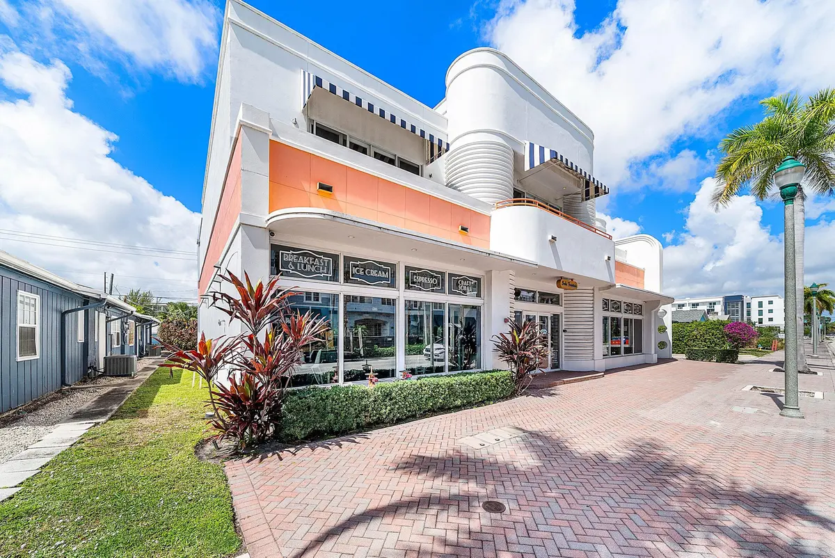 004-124Northeast5thAvenue-DelrayBeach-FL at 124 NE 5th Avenue, Delray Beach