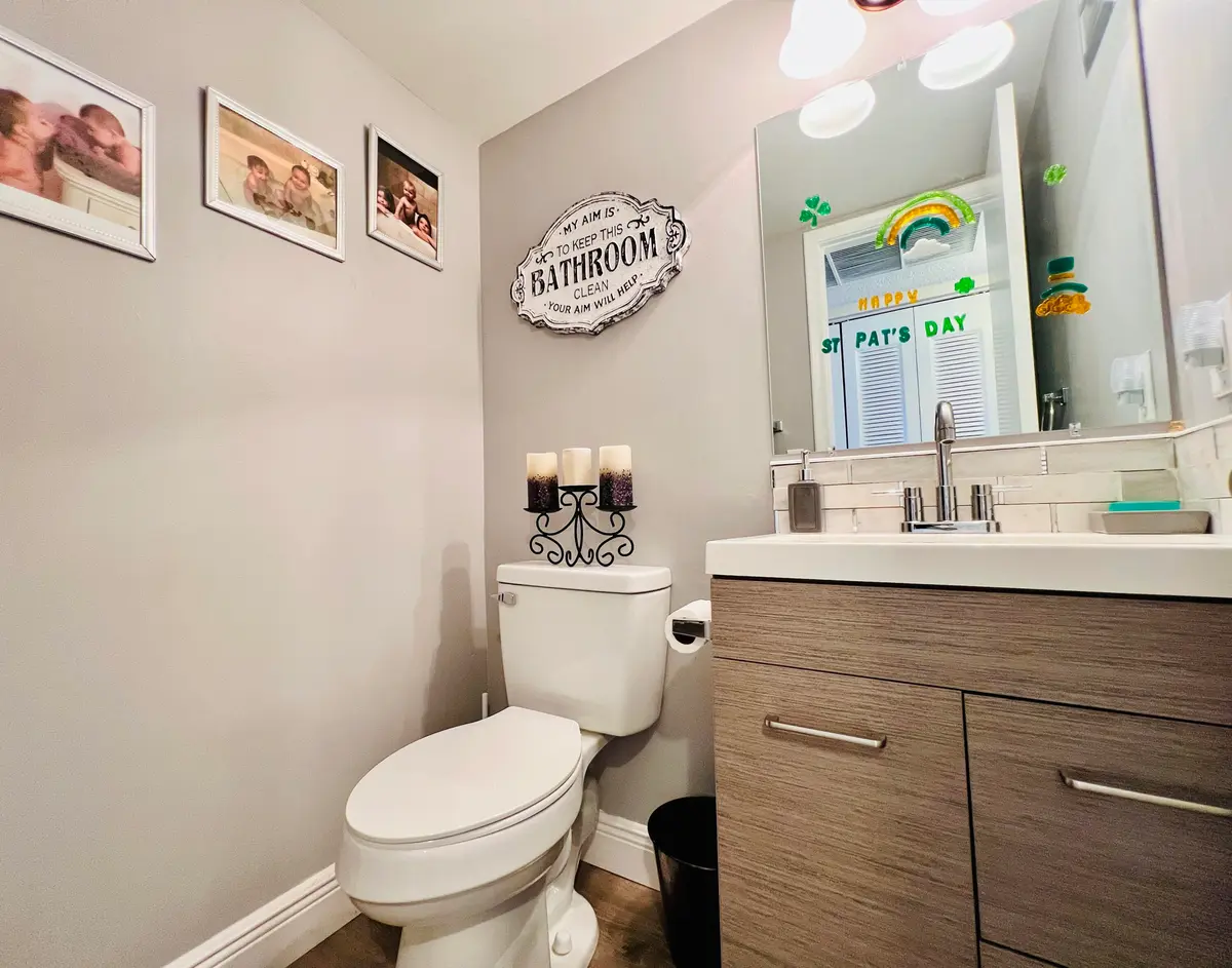 Updated Guest Bath at 334 Southampton B, West Palm Beach