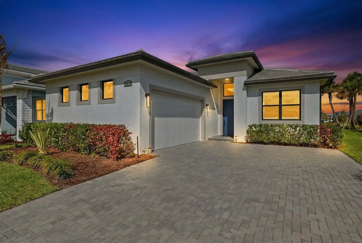Dusk Front at 8695 SW Cantante Way, Port St. Lucie