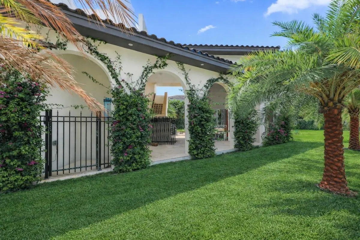 North Side Yard at 298 NE 8th Street, Boca Raton
