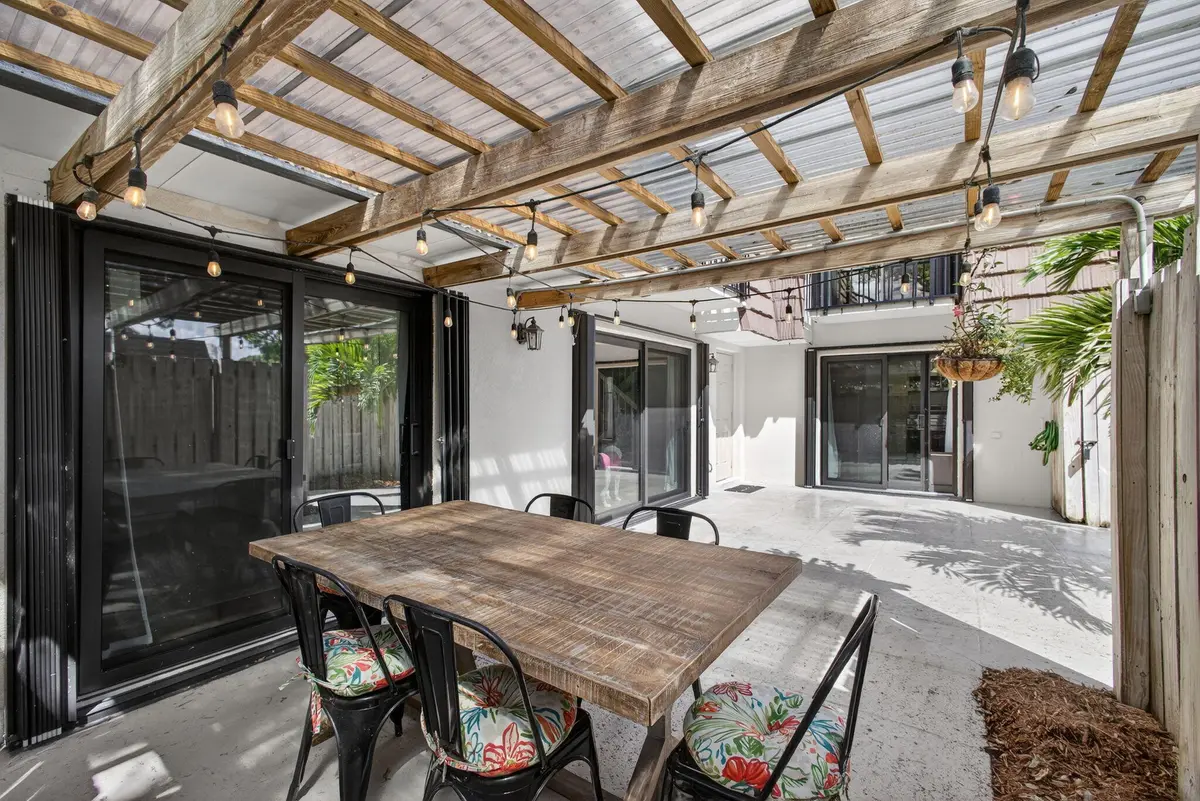 Patio at 711 7th Lane, Palm Beach Gardens