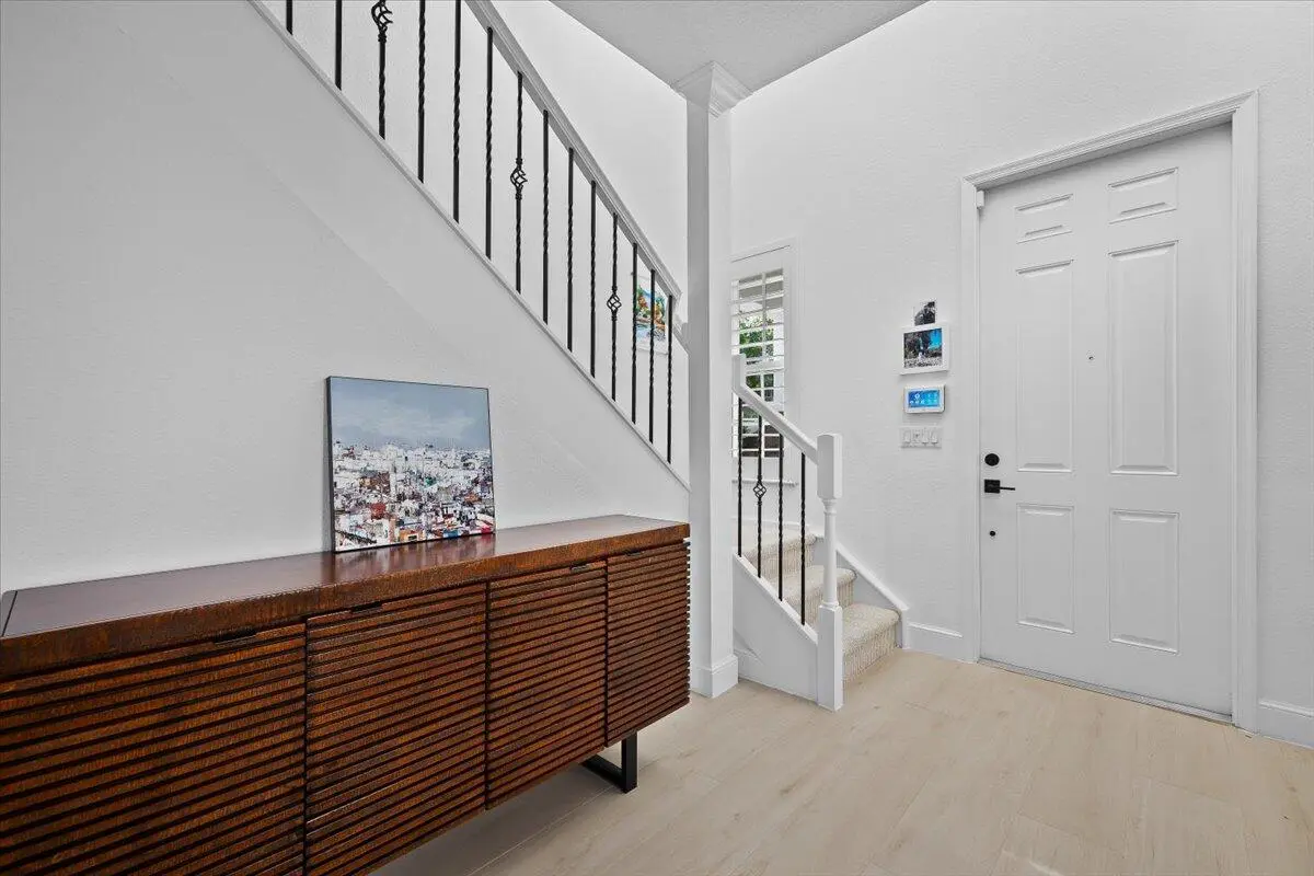 Foyer Entrance at 653 Castle Drive, Palm Beach Gardens