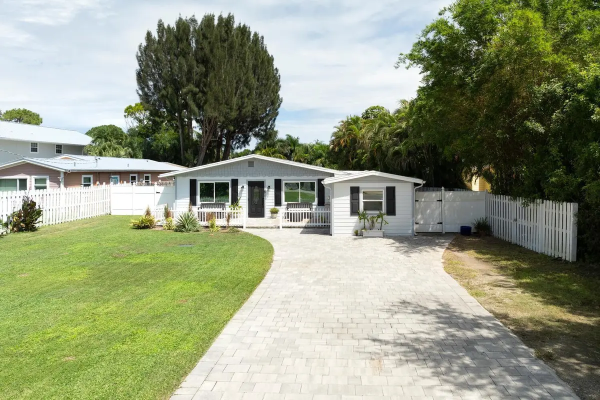 1467 Peninsula at 1467 SW Peninsula Lane, Palm City