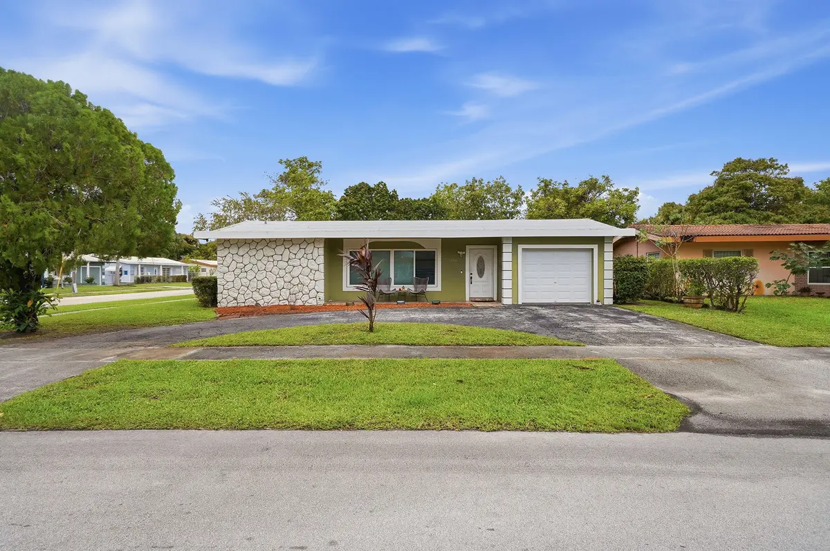 02_dsc00036 at 2301 NW 37th Avenue, Lauderdale Lakes
