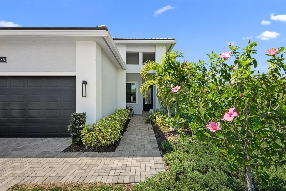 03-DSC_5173 at 4786 Saint Armands Way, Westlake