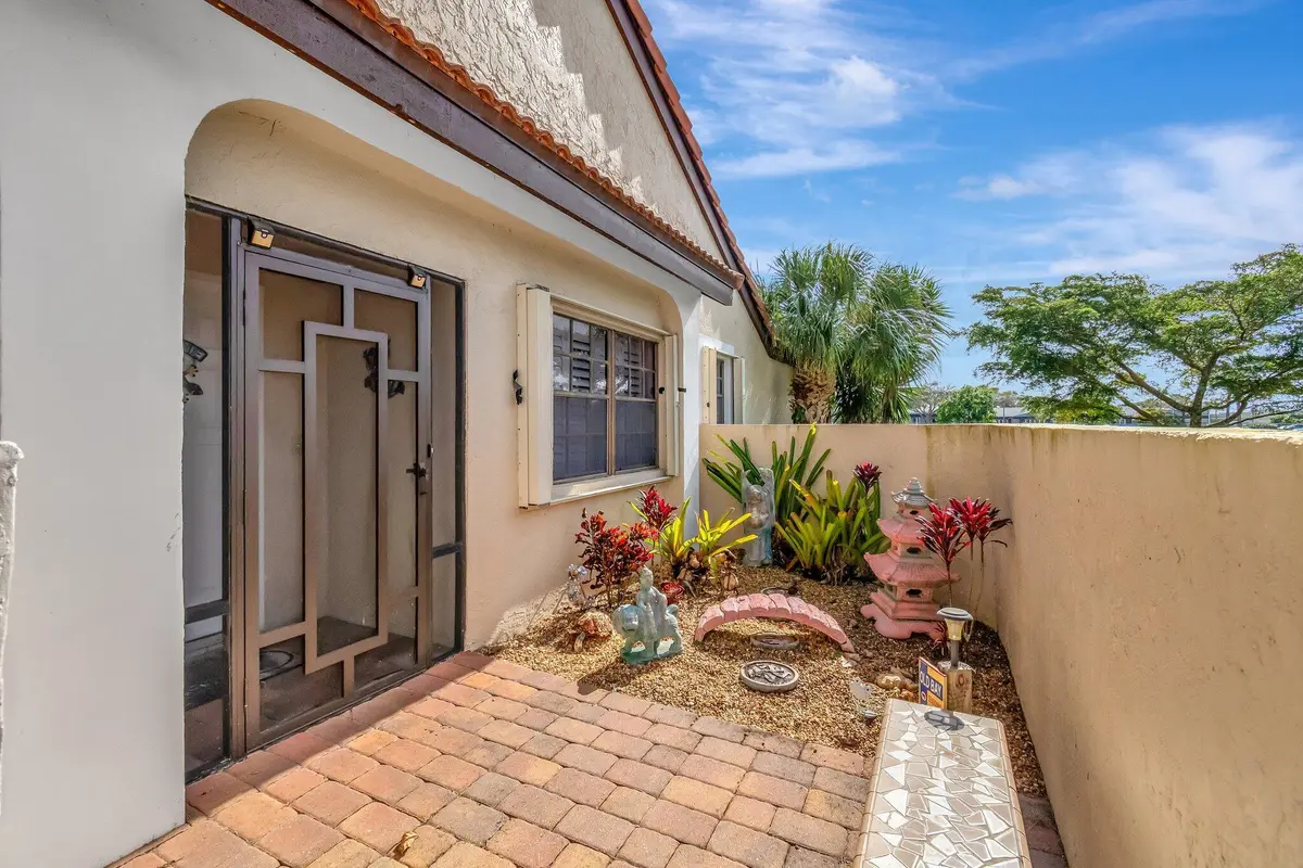 FRONT COURTYARD at 8240 Waterline Drive, Boynton Beach