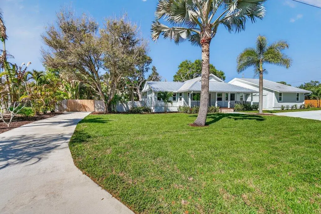 front4.jpg-SMALL at 2366 SE Country Club Lane, Stuart