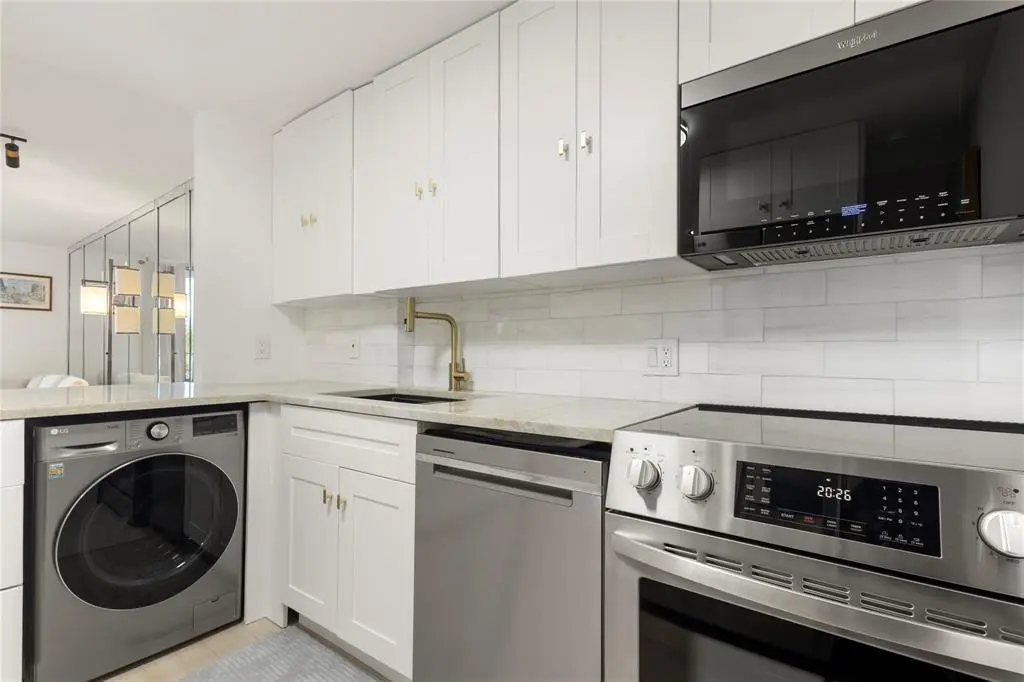 Kitchen at 2000 S Ocean Boulevard 2p, Lauderdale-By-The-Sea