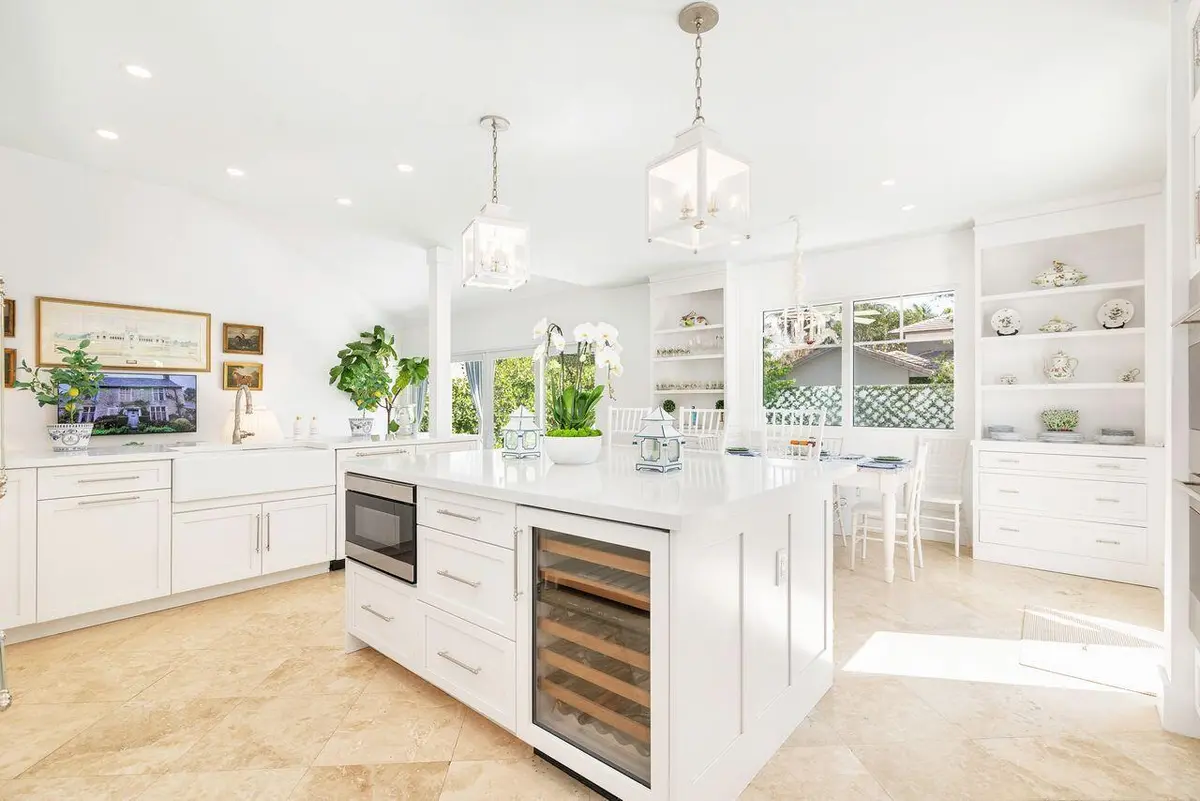 129 Kit at 129 S Flagler Promenade, West Palm Beach