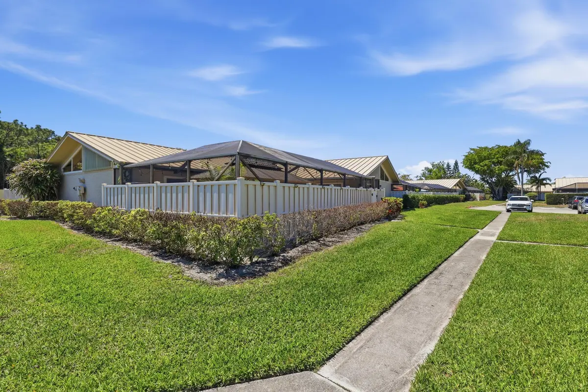 1_8p3a4365 at 5460 Eagle Lake Drive 72b, Palm Beach Gardens
