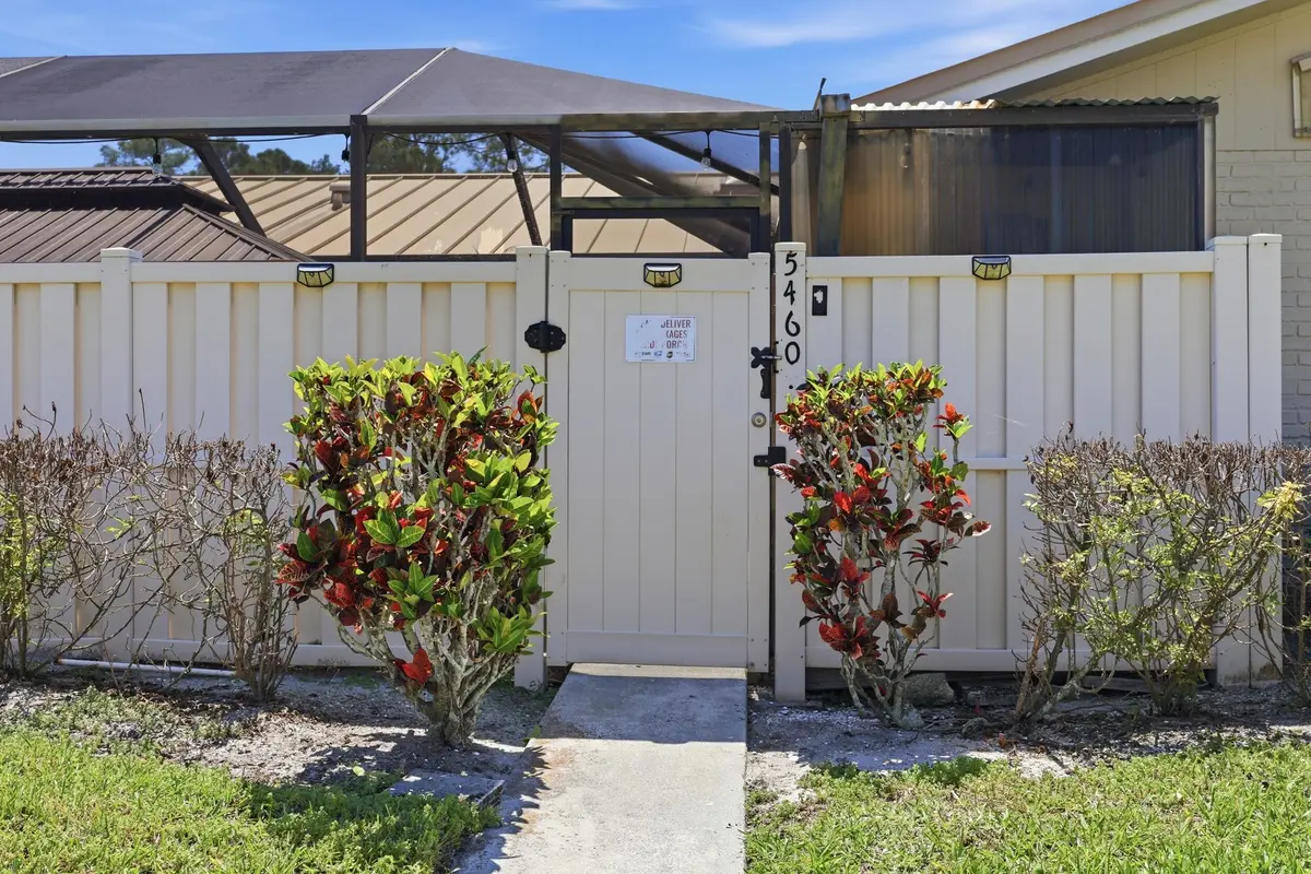 3_8p3a4370 at 5460 Eagle Lake Drive 72b, Palm Beach Gardens