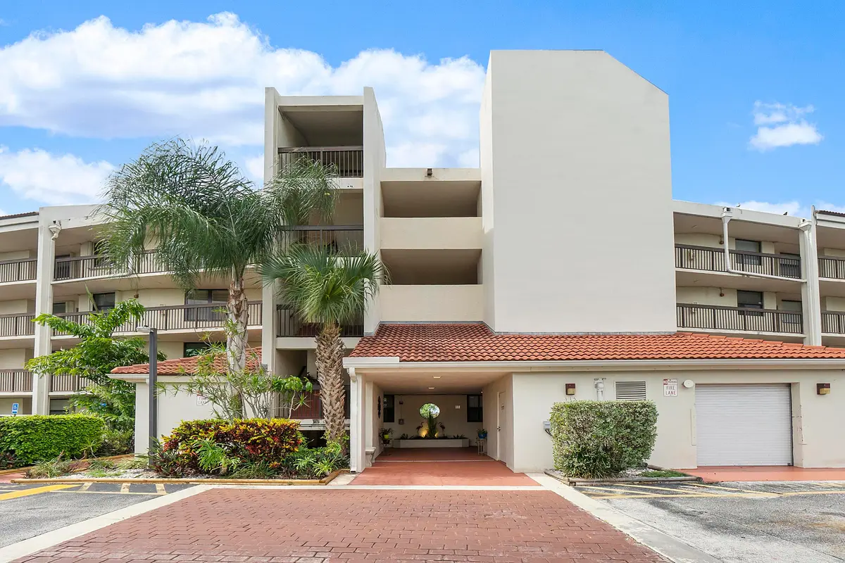 Bldg 116 at 116 Lake Emerald Drive 403, Oakland Park
