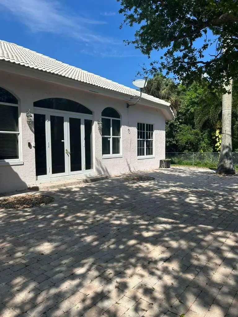 16730 Griffin Road, Southwest Ranches, FL – photo 2