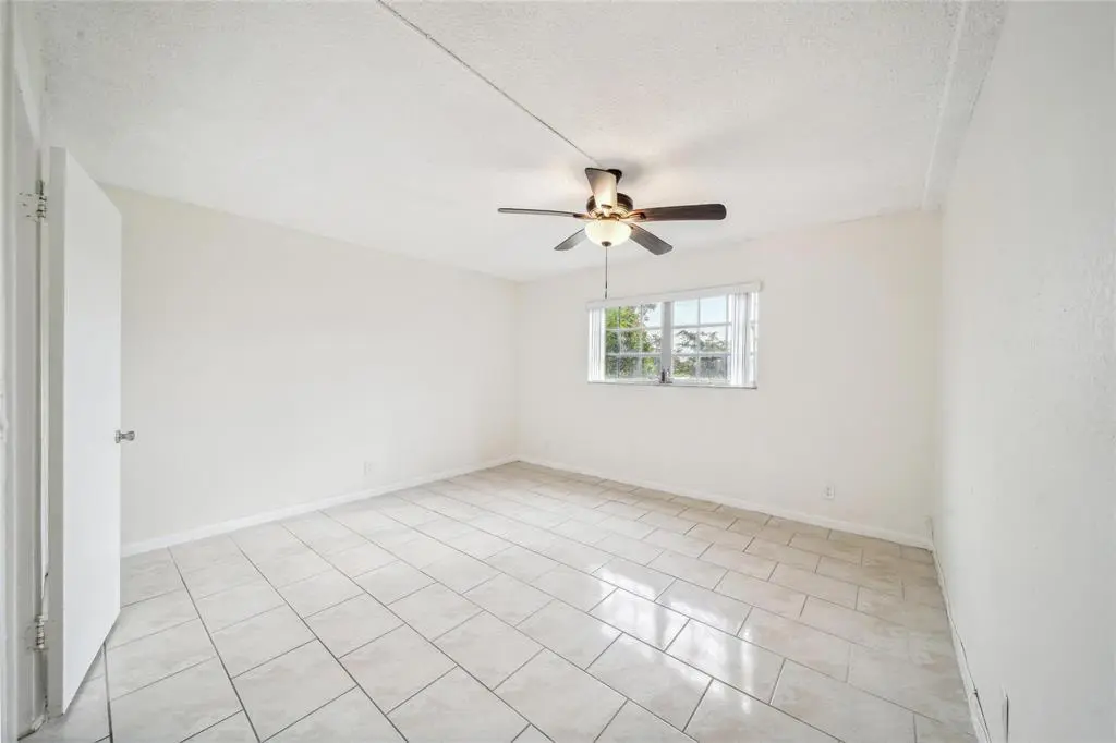 bed1 at , Coral Springs