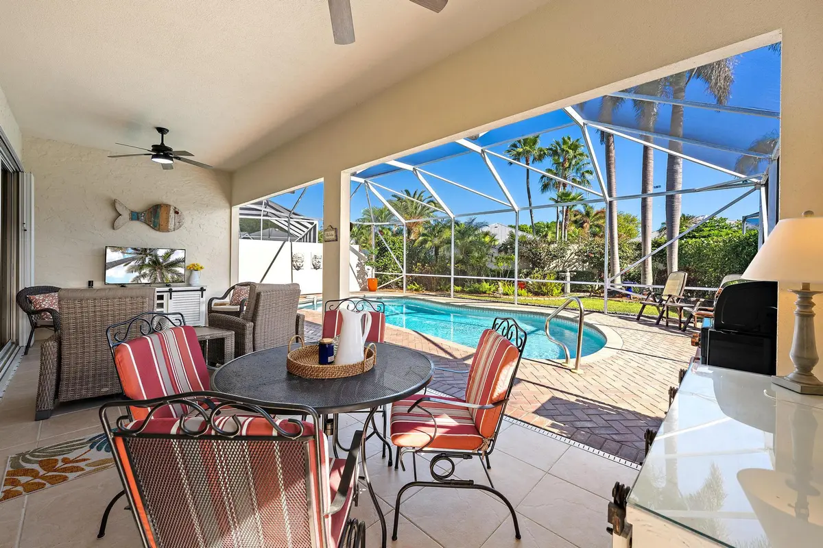 2215 SW Mayflower Dr at 2215 SW Mayflower Drive, Palm City