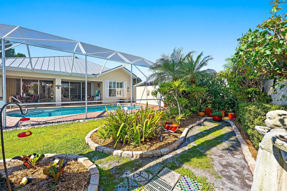 2215 SW Mayflower Dr at 2215 SW Mayflower Drive, Palm City