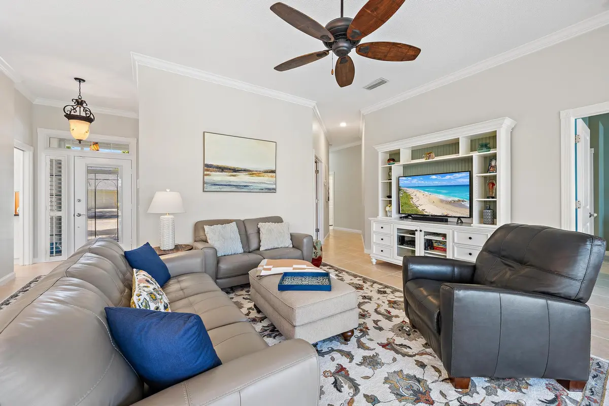 2215 SW Mayflower Dr at 2215 SW Mayflower Drive, Palm City