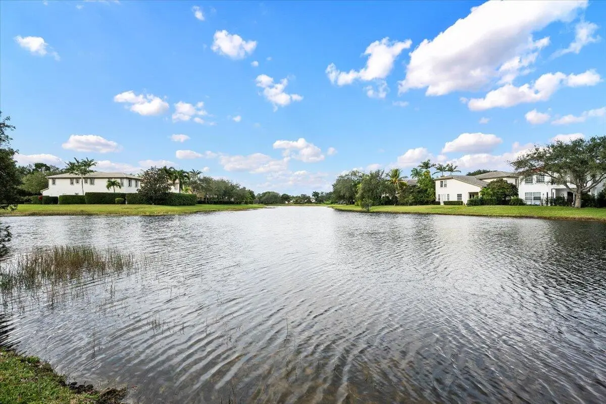 Stunning Lake Views at 653 Castle Drive, Palm Beach Gardens