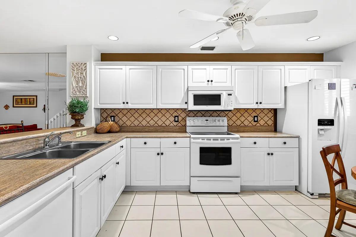 kitchen at 6163 SE Georgetown Place, Hobe Sound