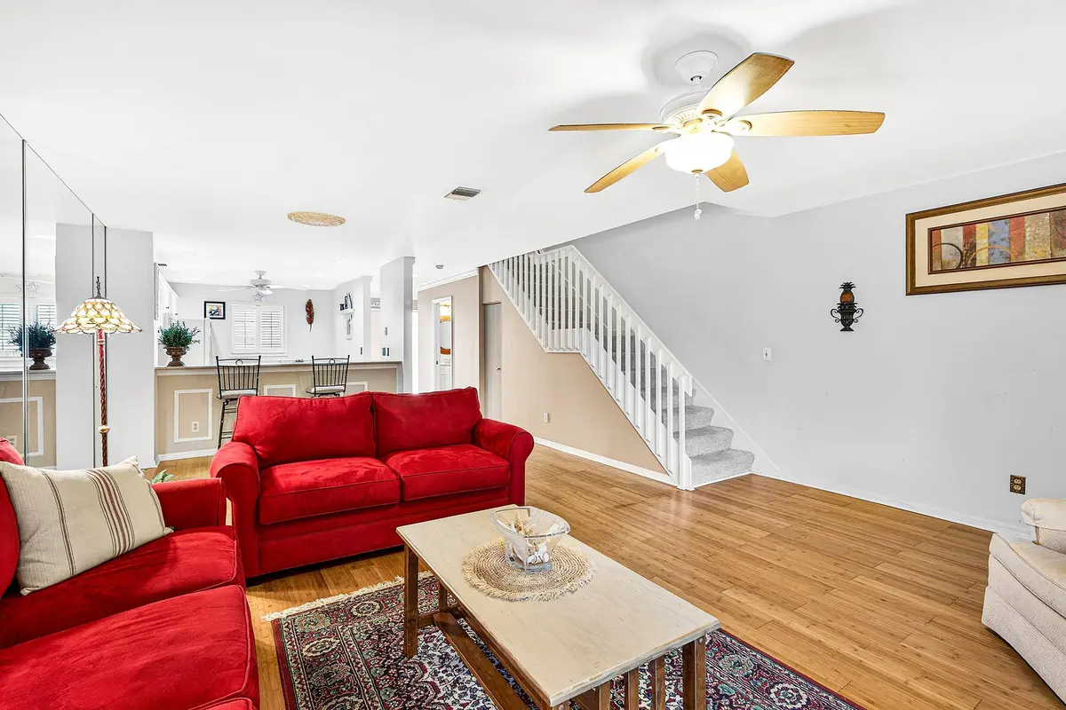living at 6163 SE Georgetown Place, Hobe Sound