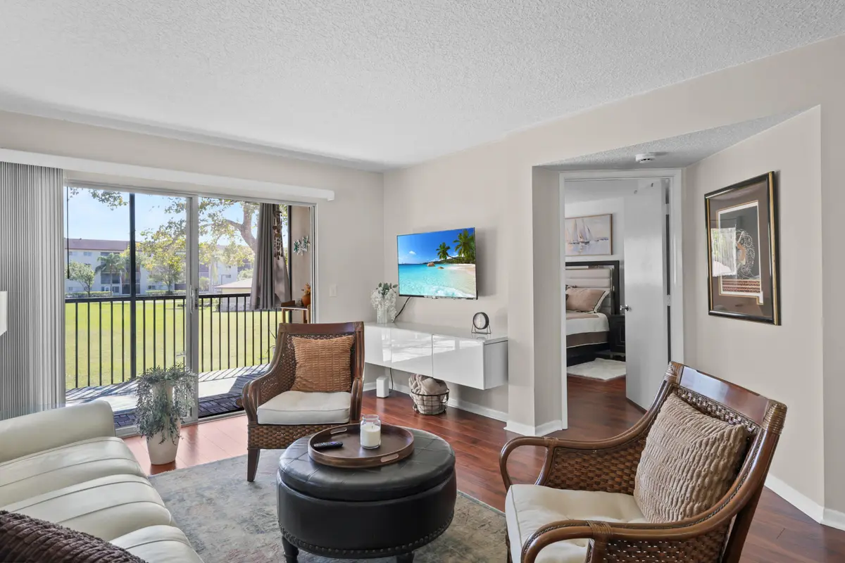 Century Village30 at 1601 SW 128th Terrace 201a, Pembroke Pines