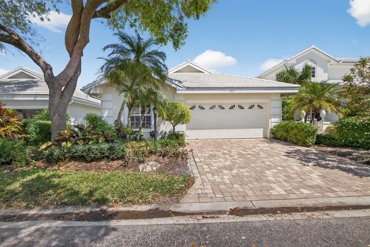 Front View at 283 Canterbury Drive, Palm Beach Gardens