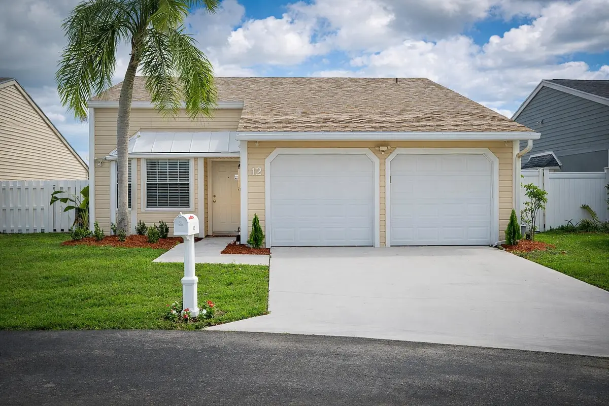Front Image at 12 Paxford Lane, Boynton Beach