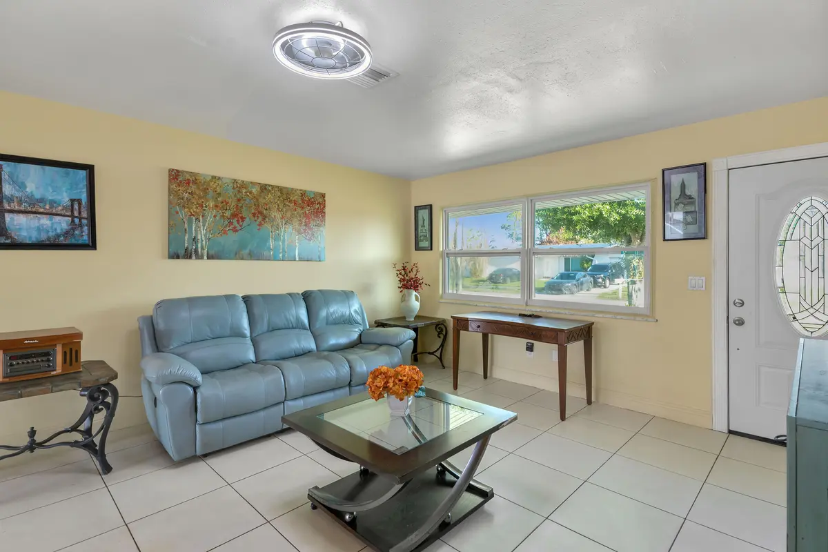 5D4P0177 at 202 SW Dabney Drive, Port St. Lucie