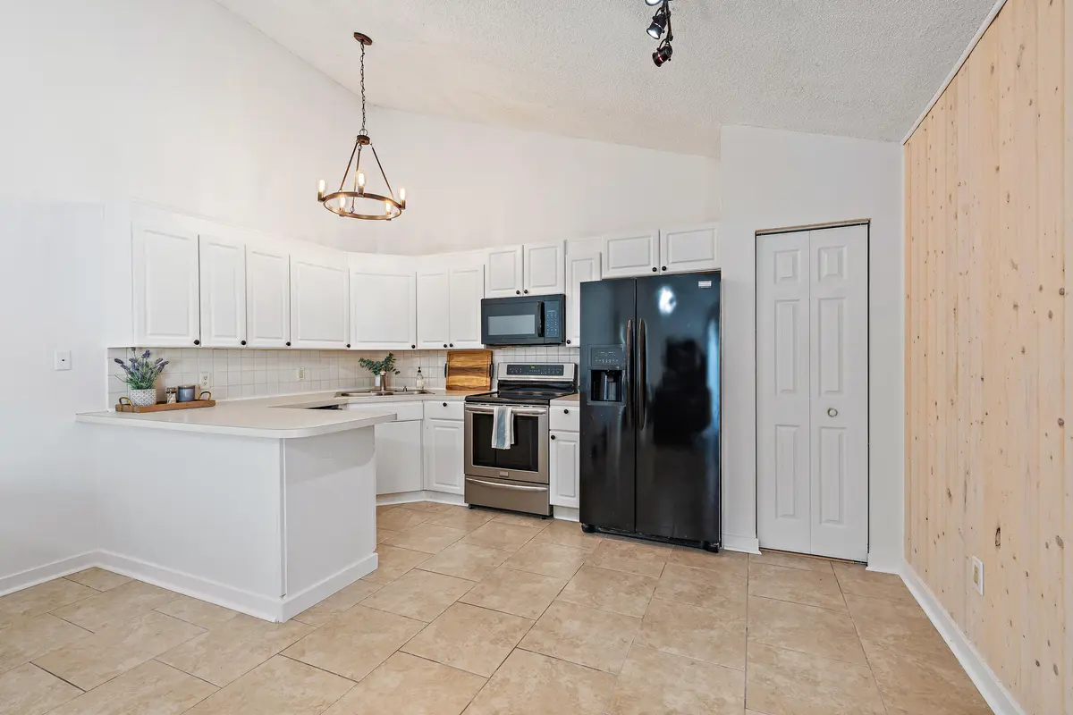 Interior- 5537 EAGLE LAKE DR- MLS Size-2 at 5537 Eagle Lake Drive, Palm Beach Gardens