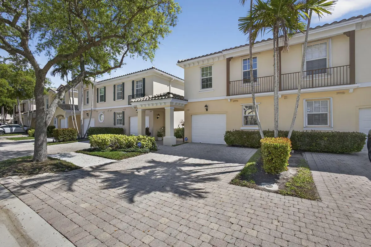 3-web-or-mls-BS1A8352 at 306 Salinas Drive, Palm Beach Gardens