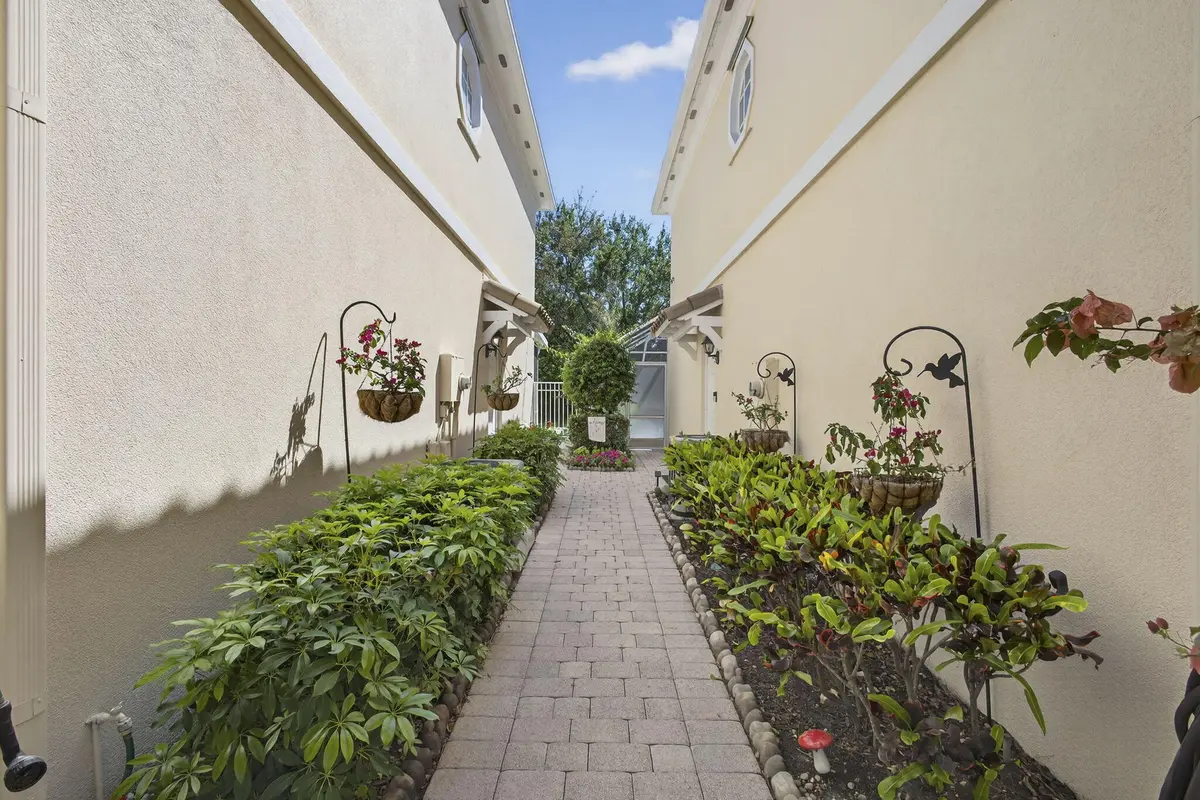 6-web-or-mls-BS1A8380 at 306 Salinas Drive, Palm Beach Gardens