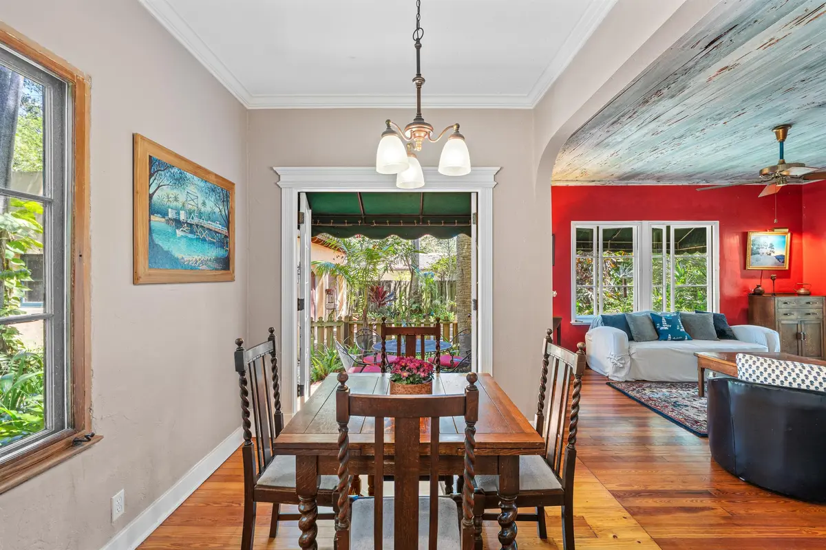 BREAKFAST_NOOK_STRAIGHT_DT at 825 Alamanda Street, Boca Raton