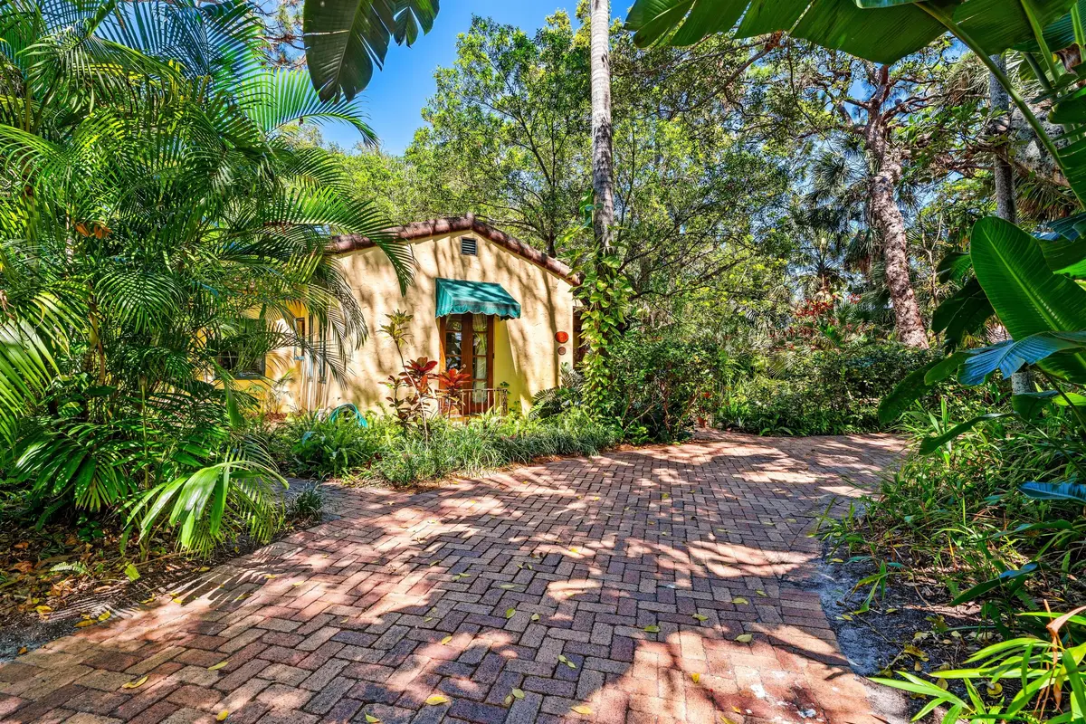 FRONT_RIGHT_DT at 825 Alamanda Street, Boca Raton