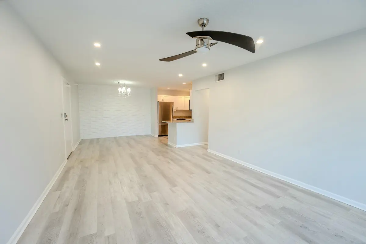 Living at 6231 Bay Club Drive 4, Fort Lauderdale