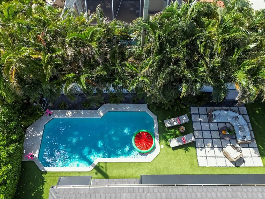t2 at 222 N Tradewinds Avenue, Lauderdale-By-The-Sea