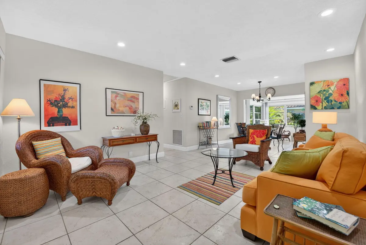 Move in at 4340 NW 13th Avenue, Deerfield Beach
