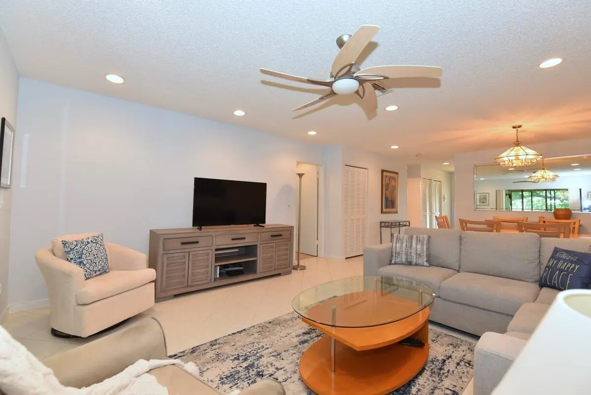 1 - 6 at 17 E Stratford Dr Drive F, Boynton Beach