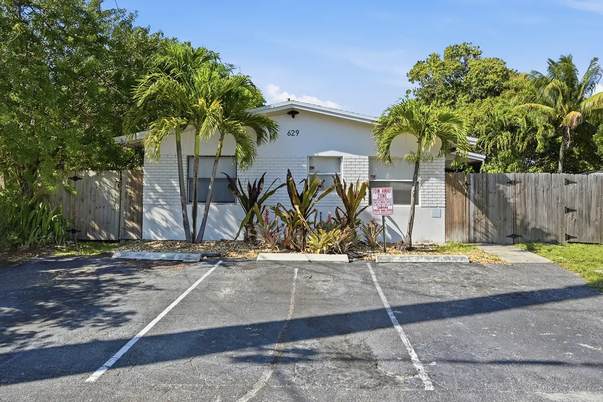 01_dsc_6790 at 629 NE 36th Street, Oakland Park