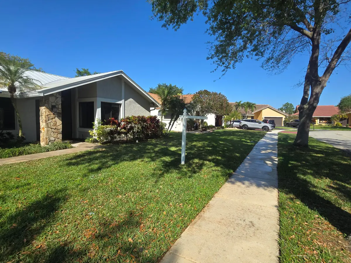 10207 NW 7th Court, Plantation, FL – photo 2