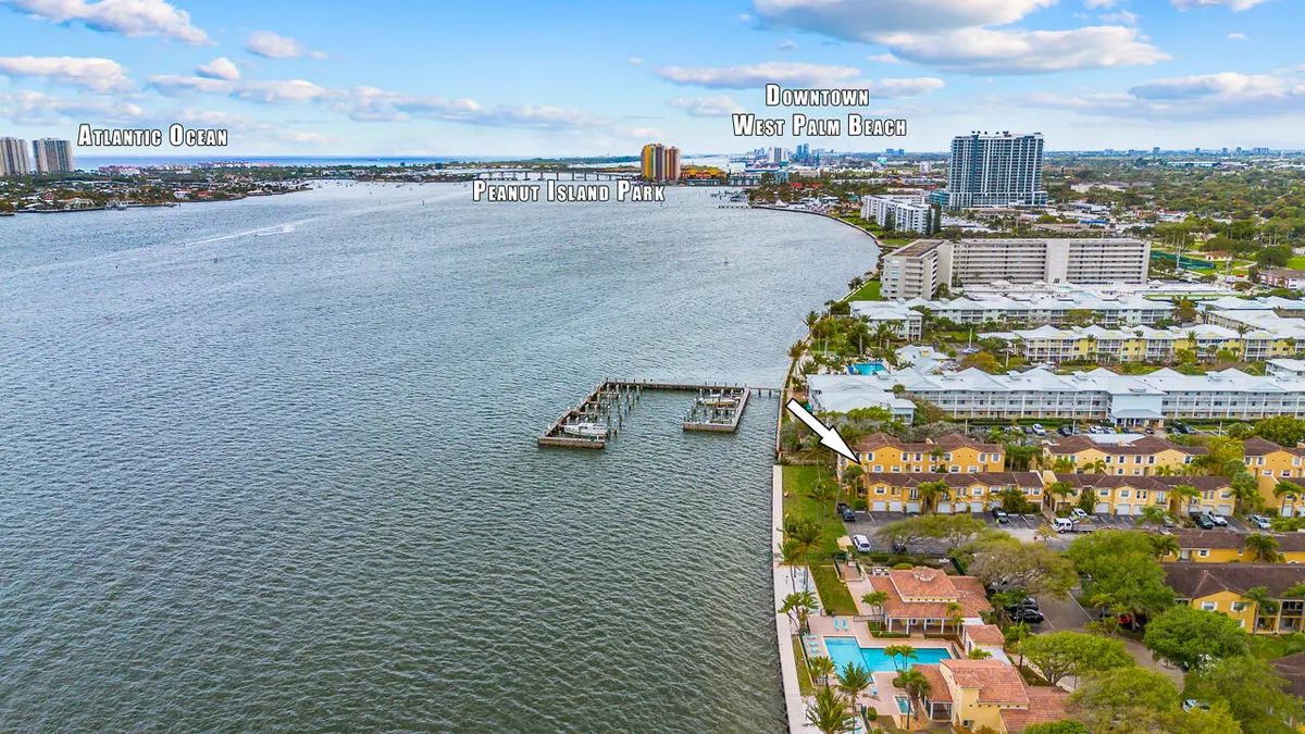 1060 Lake Shore Drive-5 at 1060 Lake Shore Drive 201, West Palm Beach