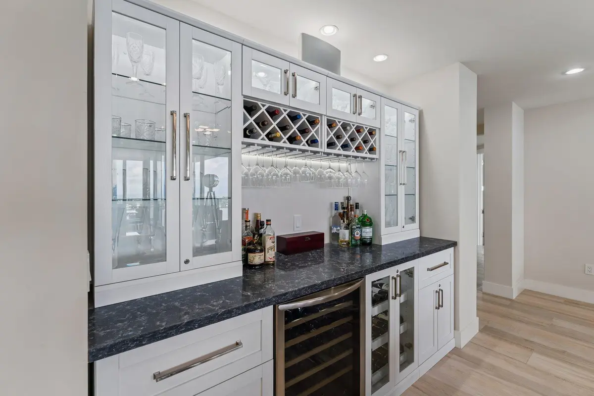 Bar at 1 Water Clb Way 1703, North Palm Beach
